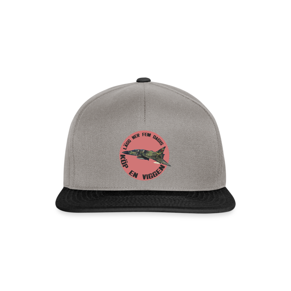 Lägg ner fem dagis - köp en Viggen (Snapbackkeps-edition) - grafitgrå/svart