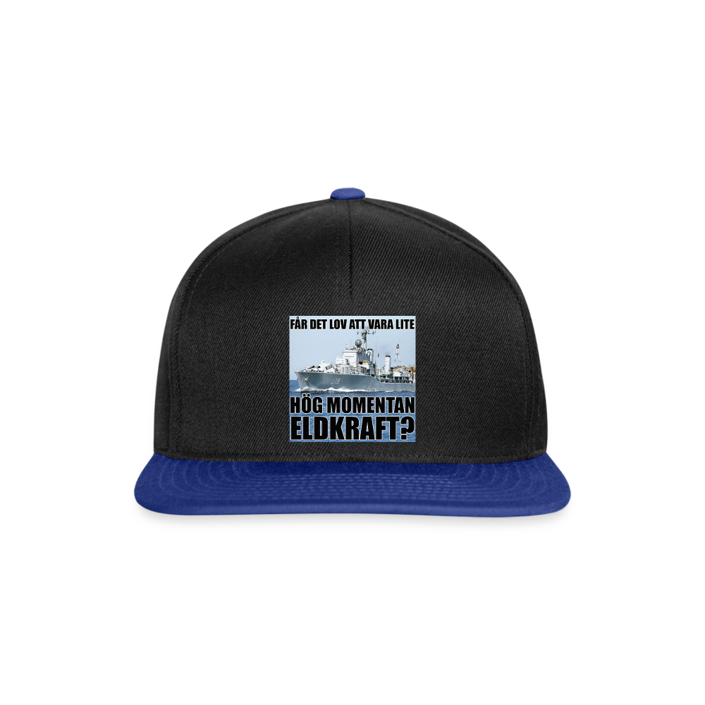 Får det lov att vara lite hög momentan eldkraft? – Halland (Snapbackkeps-edition) - svart/kungsblå