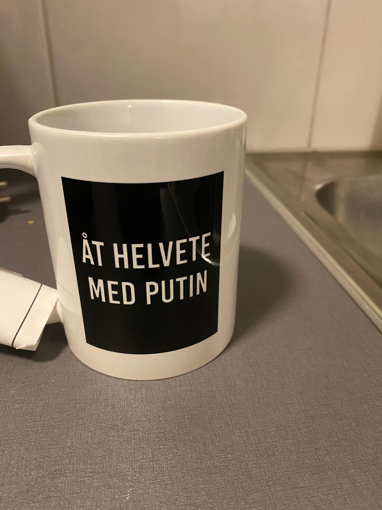 Åt helvete med Putin (mugg-edition)